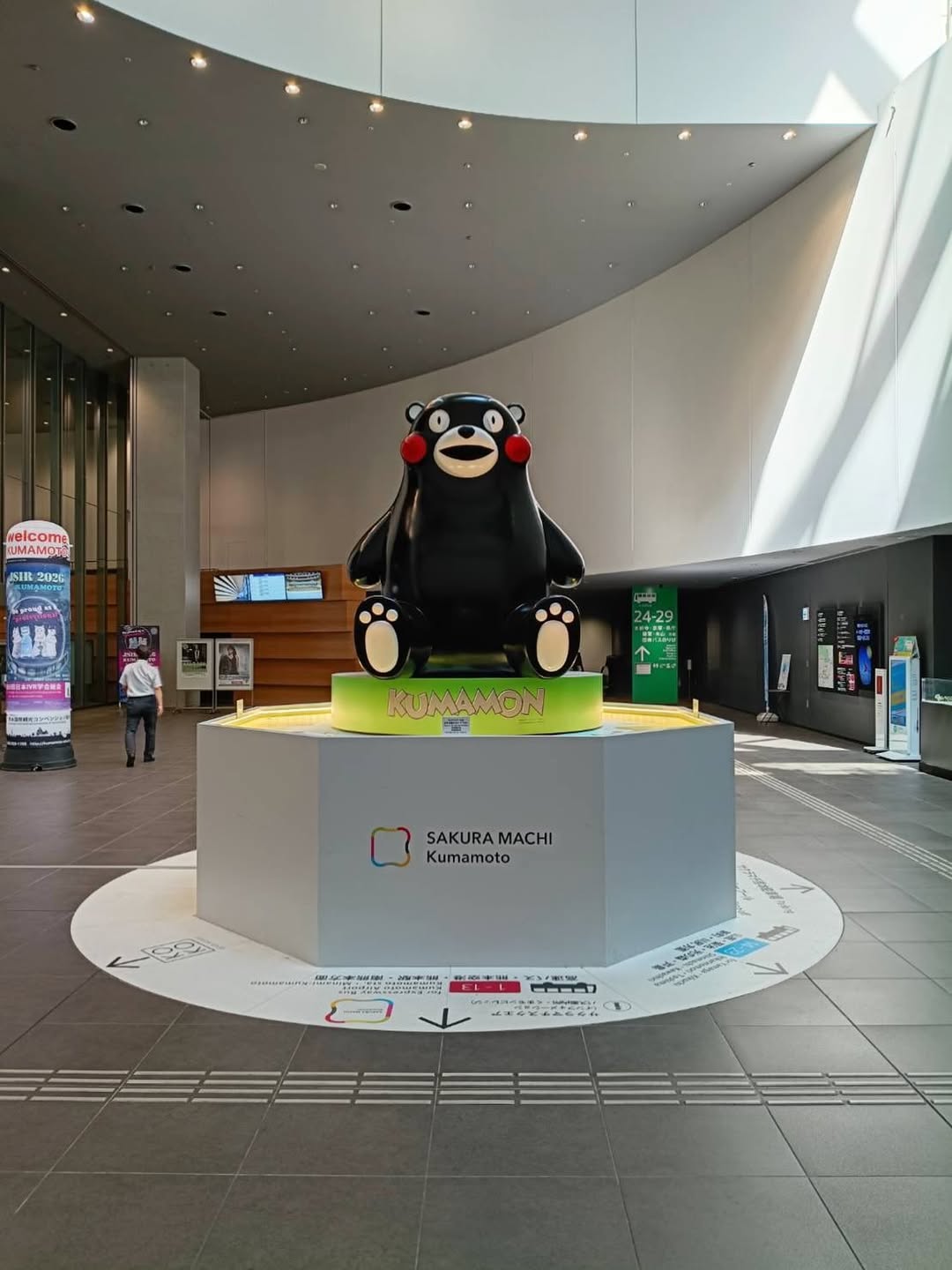 出張先の施設に展示されたキャラクターのオブジェ